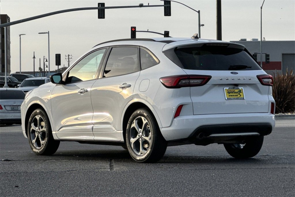 Certified 2023 Ford Escape ST-Line image 6