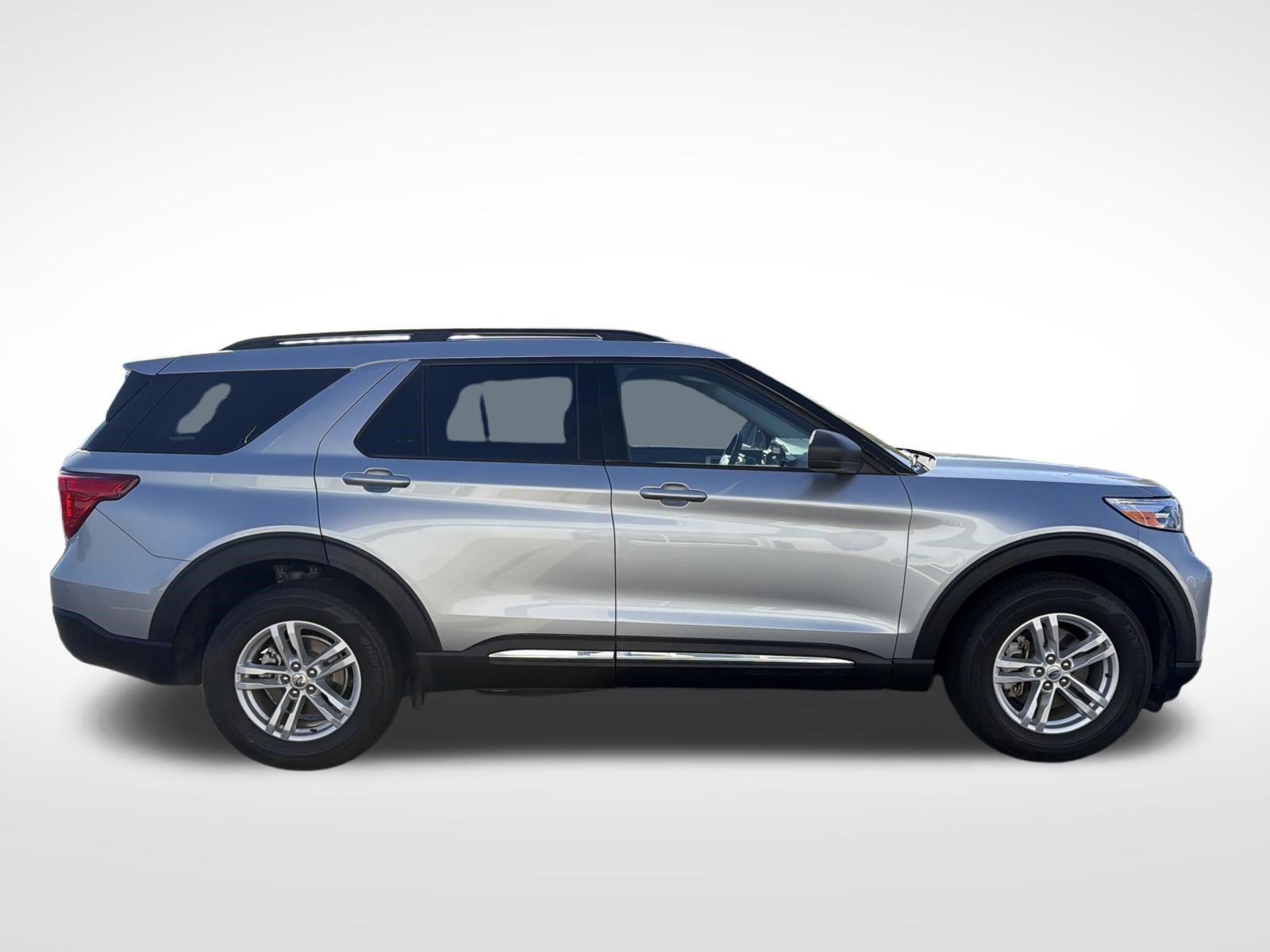Certified 2024 Ford Explorer XLT w/ Equipment Group 202A AWD/4WD image 7
