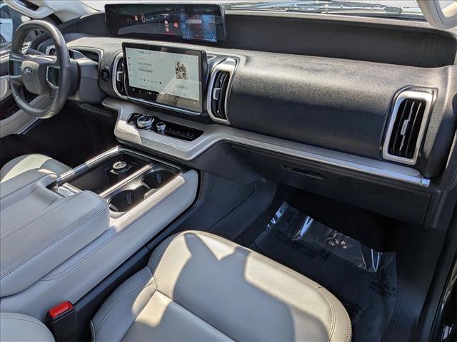 Certified 2025 Ford Expedition Active AWD/4WD image 21