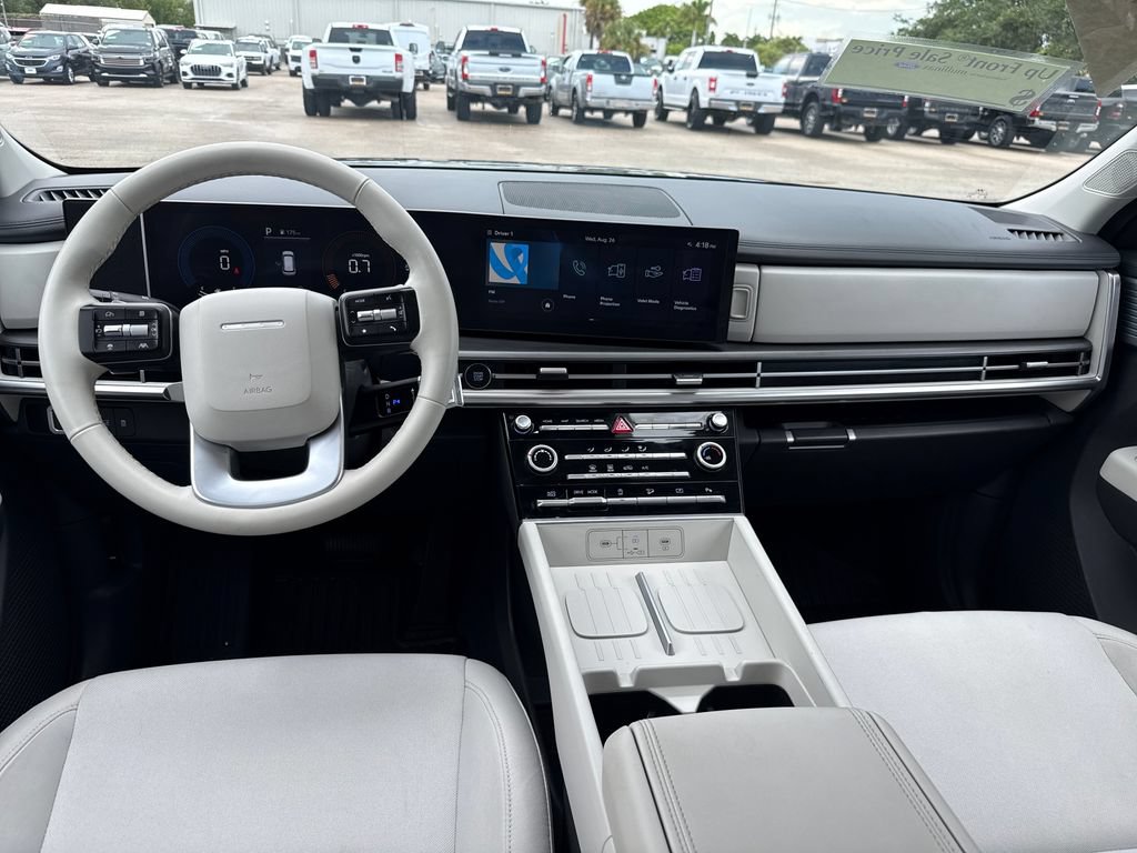 Used 2026 Hyundai Santa Fe SE FWD image 5