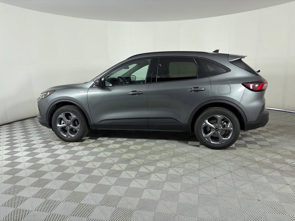 Certified 2025 Ford Escape ST-Line Select AWD/4WD image 2