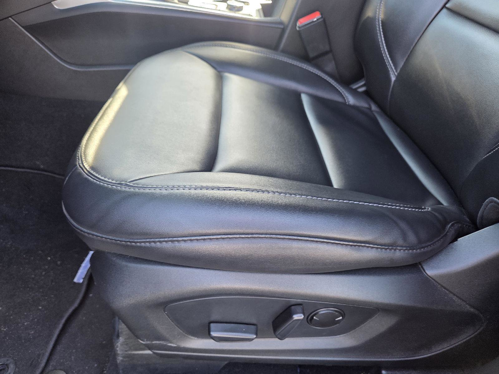 Certified 2023 Ford Explorer XLT w/ Equipment Group 202A image 10