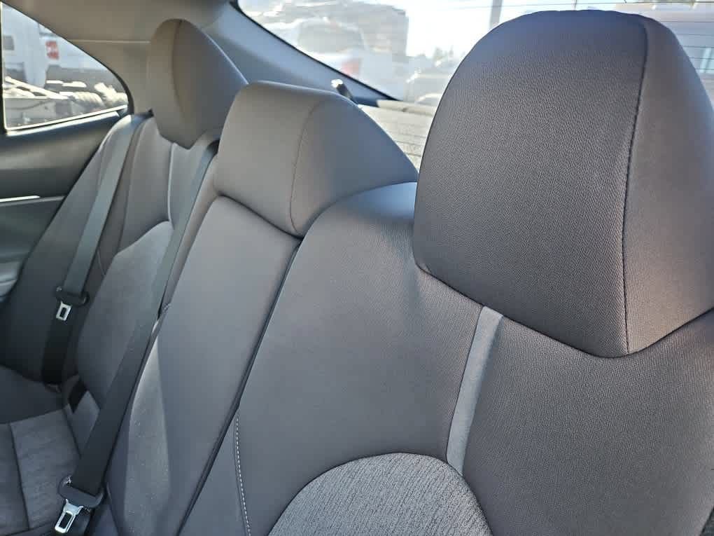 Used 2022 Toyota Camry LE FWD image 11