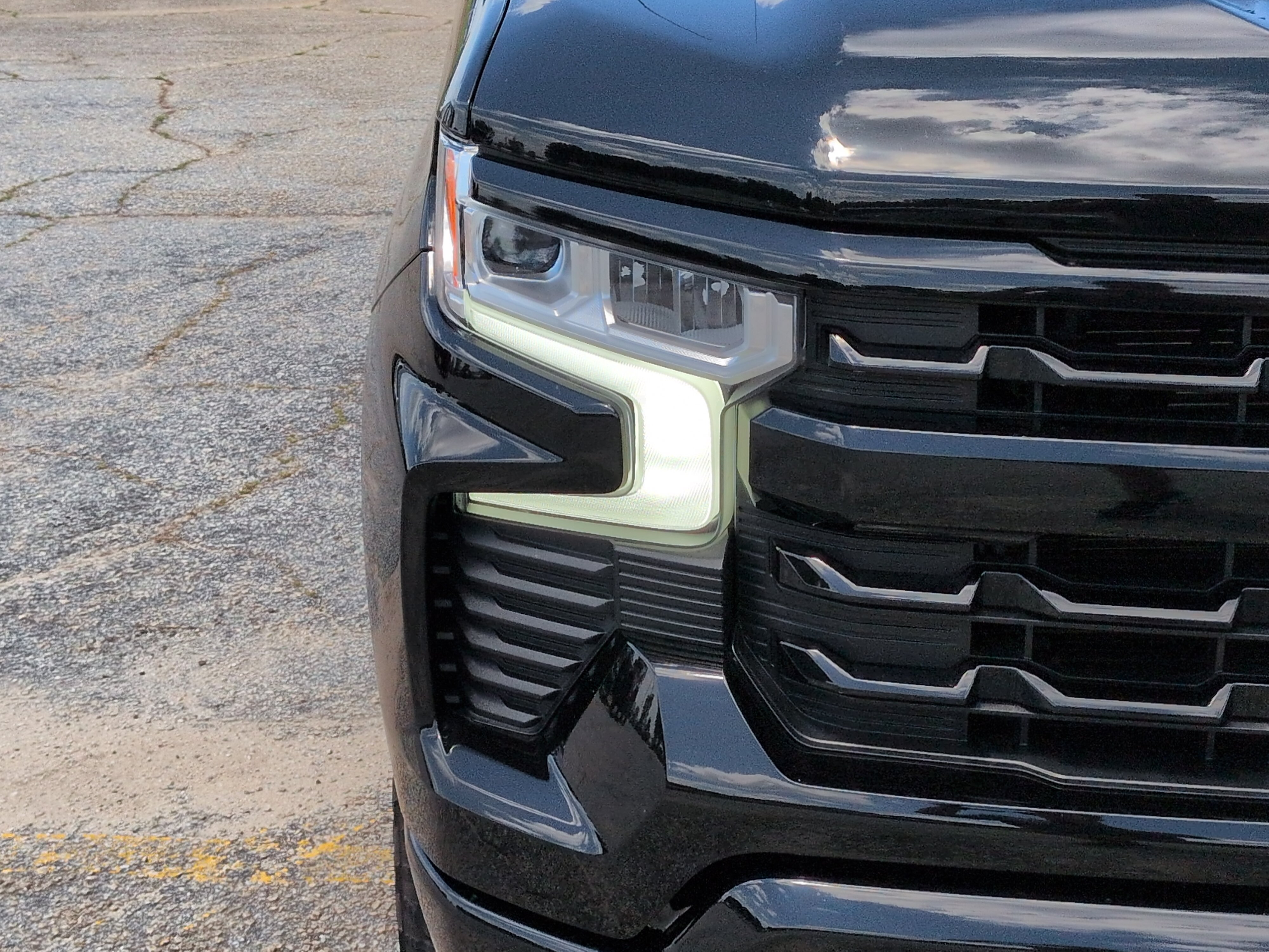 Used 2023 Chevrolet Silverado 1500 RST AWD/4WD image 8