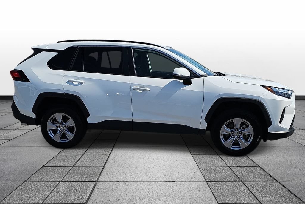 Used 2025 Toyota RAV4 XLE FWD image 4