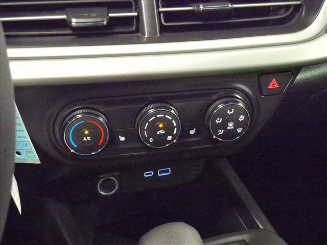 Used 2024 Chevrolet Trax LS w/ LS Convenience Package FWD image 16
