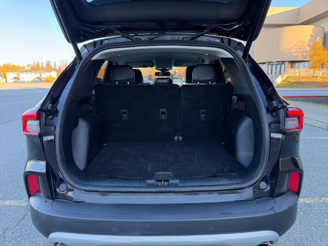 Certified 2025 Ford Escape Platinum AWD/4WD image 23