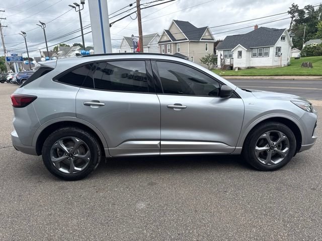 Certified 2023 Ford Escape ST-Line w/ Tech Pack #1 AWD/4WD image 5