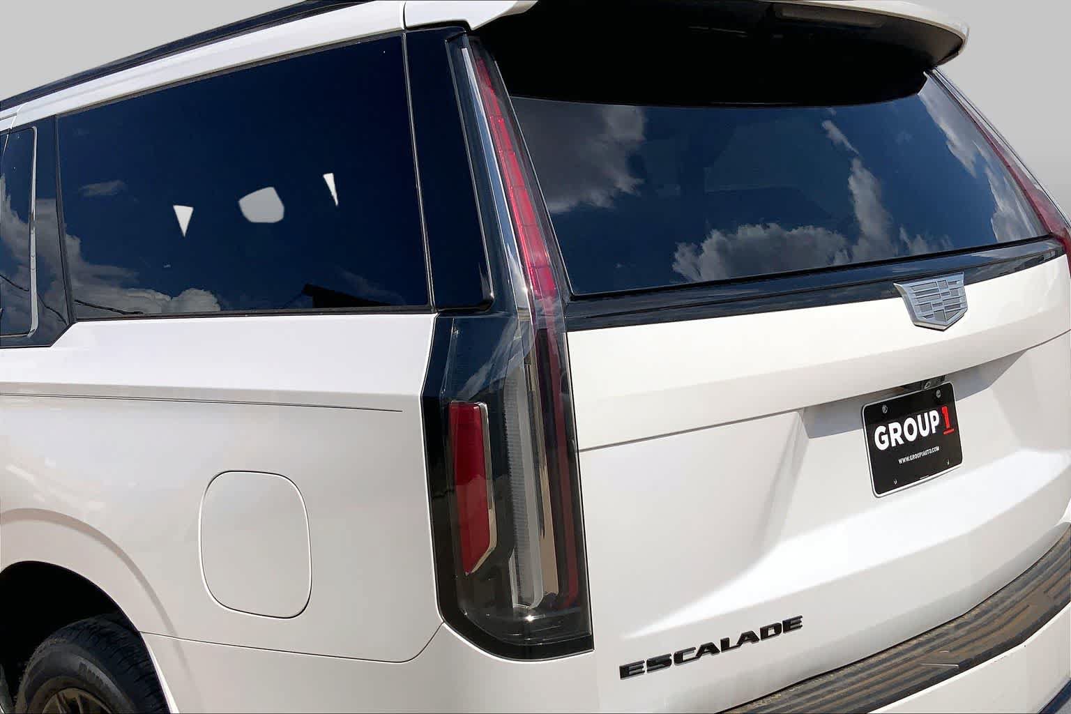 Used 2021 Cadillac Escalade ESV Sport w/ Driver Assist Tech Package AWD/4WD image 29