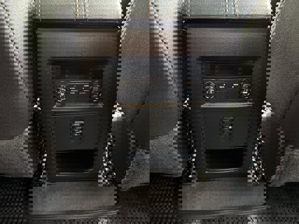 Used 2020 Chevrolet Traverse LT image 30