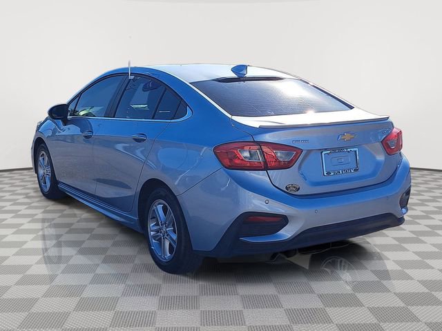 Used 2017 Chevrolet Cruze LT w/ Convenience Package image 3