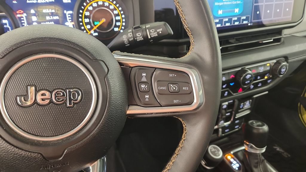 Used 2024 Jeep Wrangler Unlimited Sahara AWD/4WD image 17
