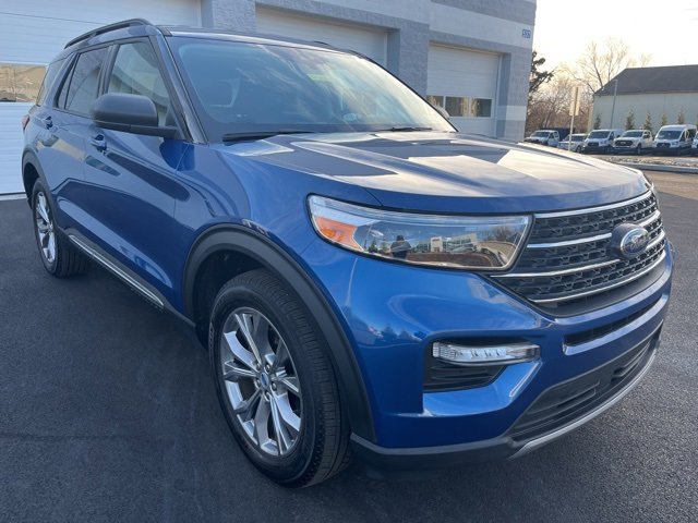 Certified 2022 Ford Explorer XLT w/ Equipment Group 202A image 8