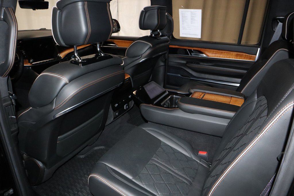 Used 2022 Jeep Grand Wagoneer Series III image 23