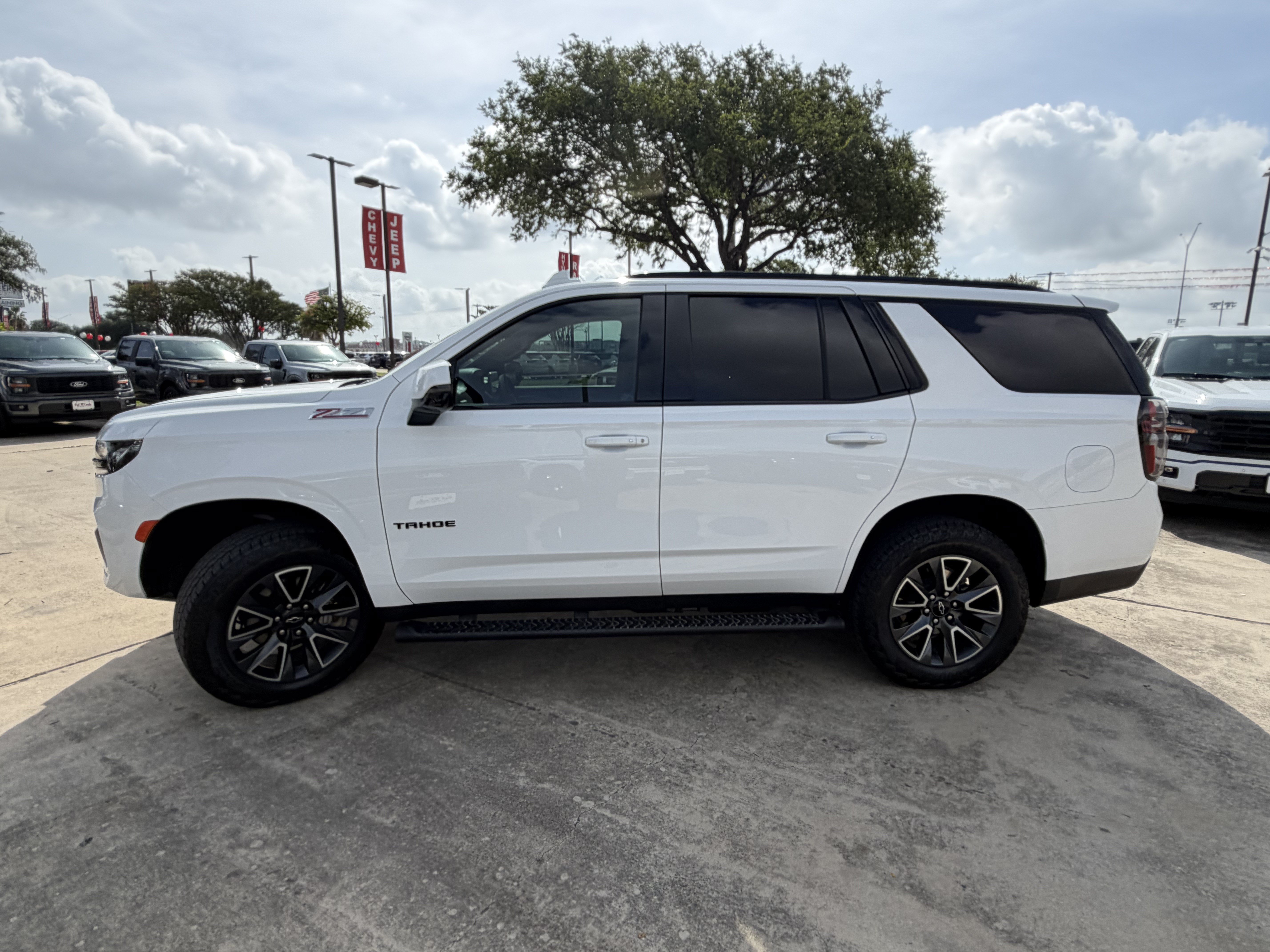 Used 2024 Chevrolet Tahoe Z71 w/ Off-Road Capability Package AWD/4WD image 12