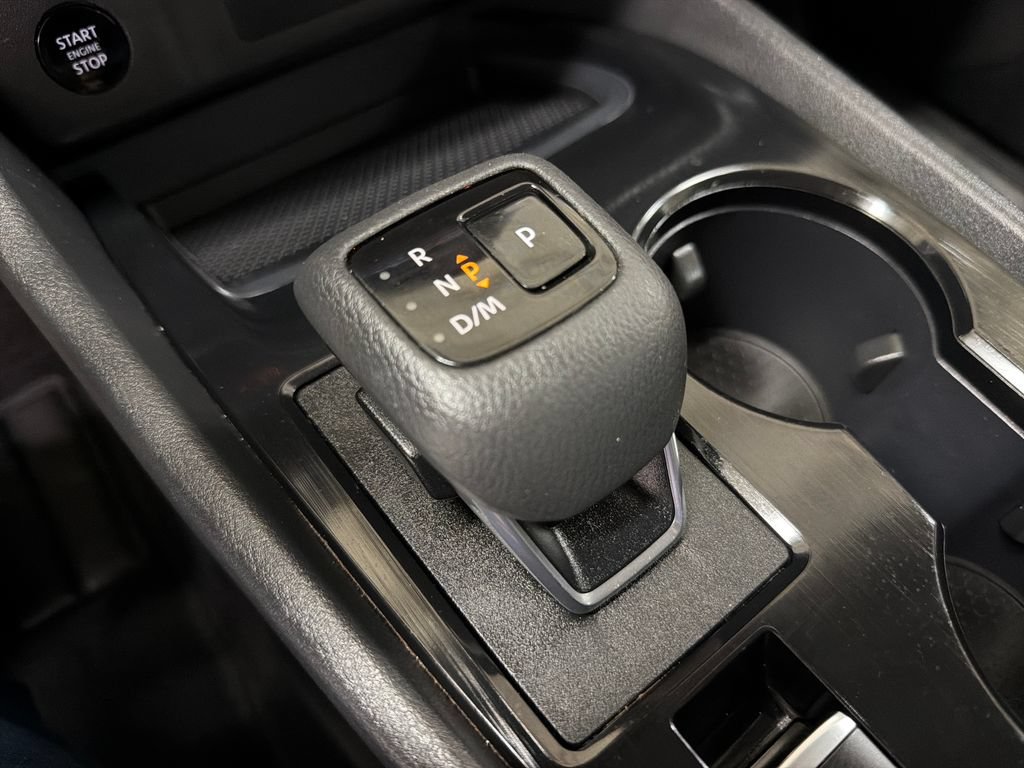 Used 2024 Nissan Rogue S FWD image 27