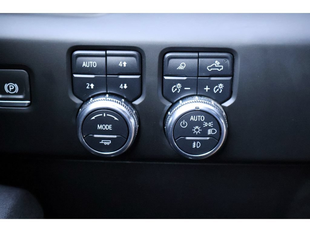 Used 2024 GMC Sierra 1500 AT4 w/ Technology Package AWD/4WD image 10