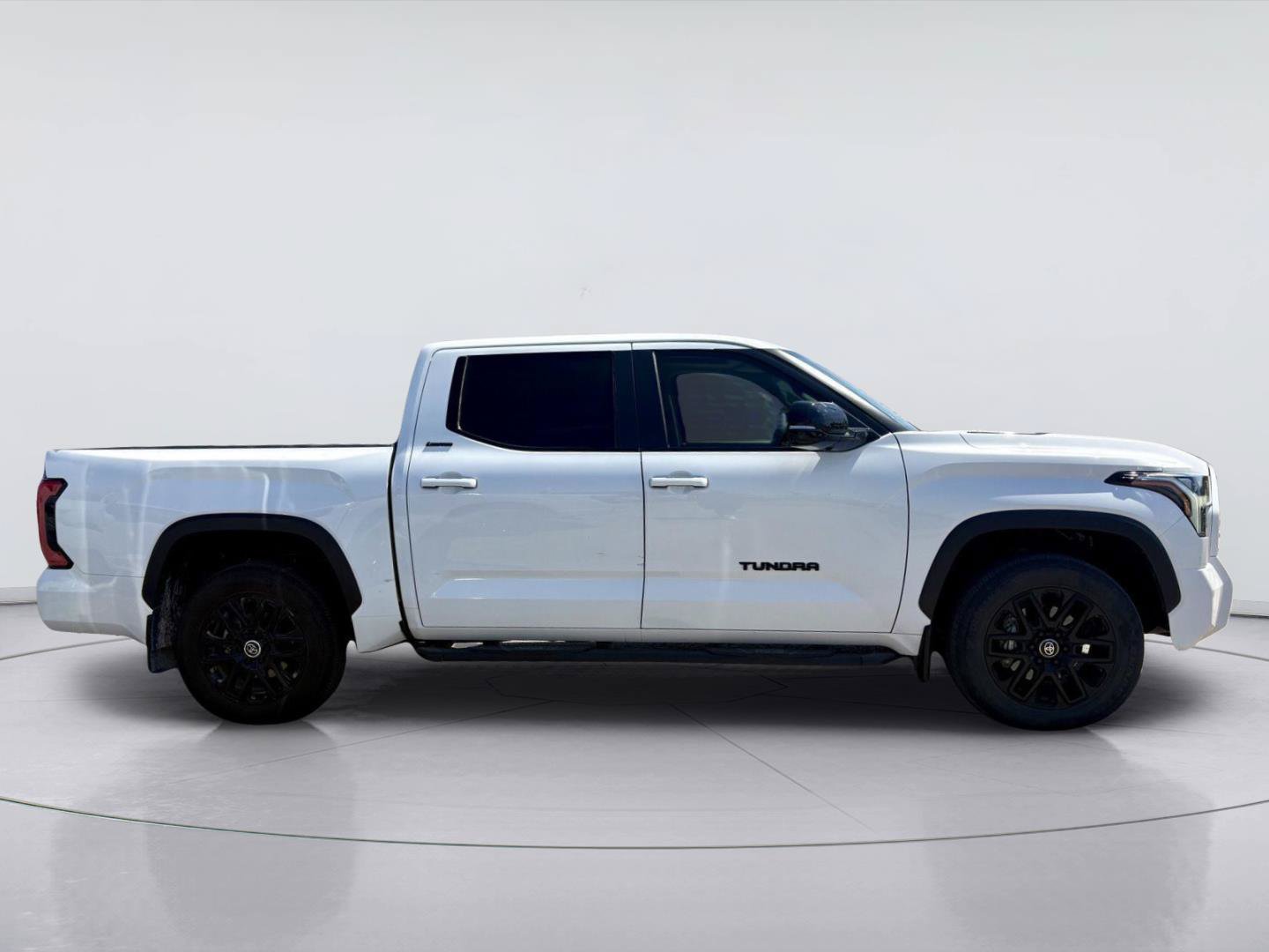 Used 2024 Toyota Tundra Limited AWD/4WD image 2