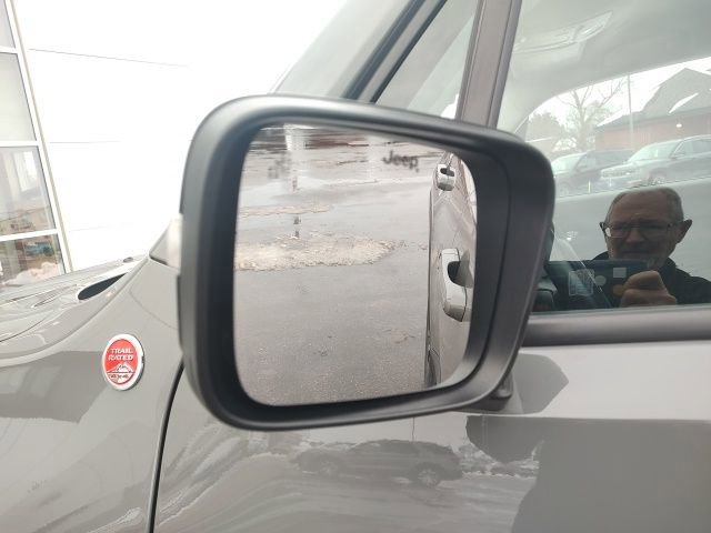 Used 2023 Jeep Renegade Trailhawk w/ Trailhawk Elite Group image 14