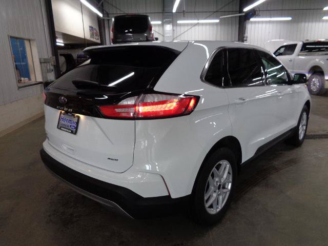Certified 2024 Ford Edge SEL w/ Convenience Package AWD/4WD image 3