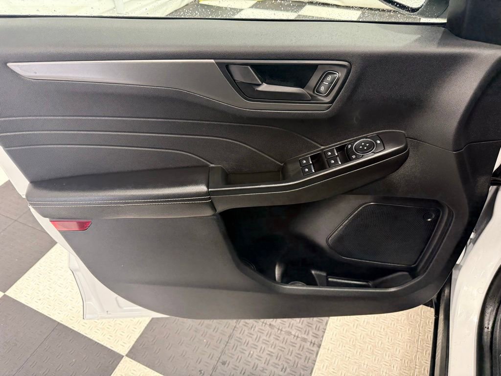 Certified 2025 Ford Escape Active AWD/4WD image 15