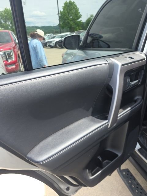 Used 2022 Toyota 4Runner SR5 AWD/4WD image 16