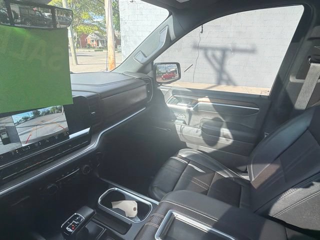Used 2022 Chevrolet Silverado 1500 High Country w/ Technology Package AWD/4WD image 45