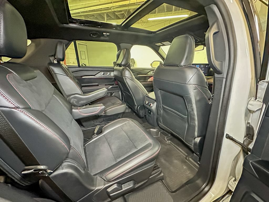 Certified 2025 Ford Explorer ST AWD/4WD image 32