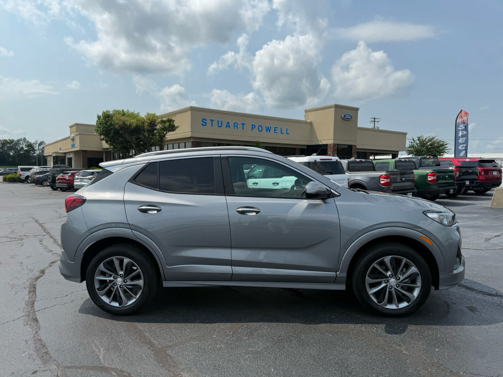 Used 2023 Buick Encore GX Select w/ Sport Touring Package AWD/4WD image 19