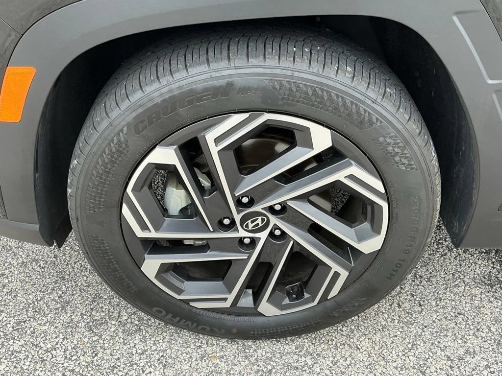 Used 2025 Hyundai Tucson Limited FWD image 36