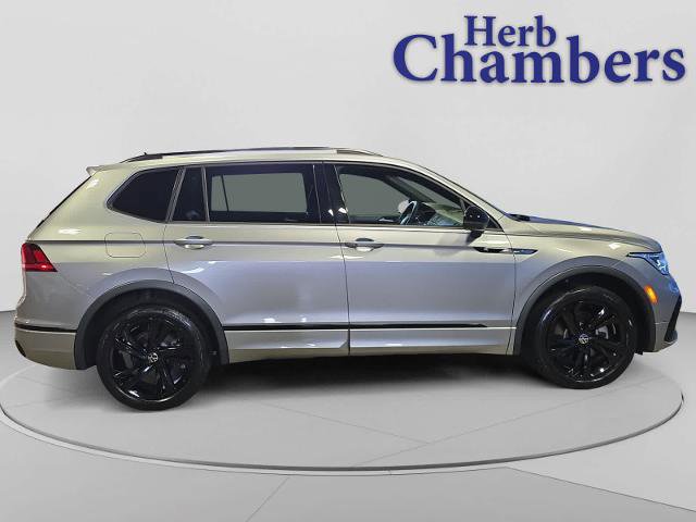 Used 2024 Volkswagen Tiguan SE R-Line AWD/4WD image 11