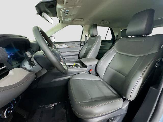 Certified 2025 Ford Explorer Active w/ Active Comfort Package RWD image 12