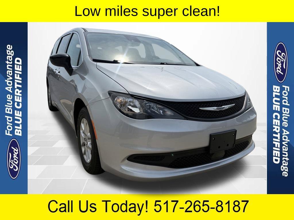Used 2024 Chrysler Voyager LX FWD image 1