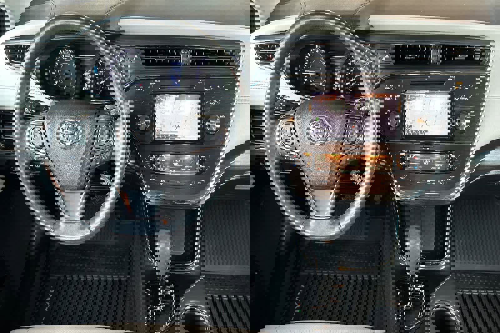 Used 2017 Toyota Avalon Limited w/ All Weather Liner Package image 14