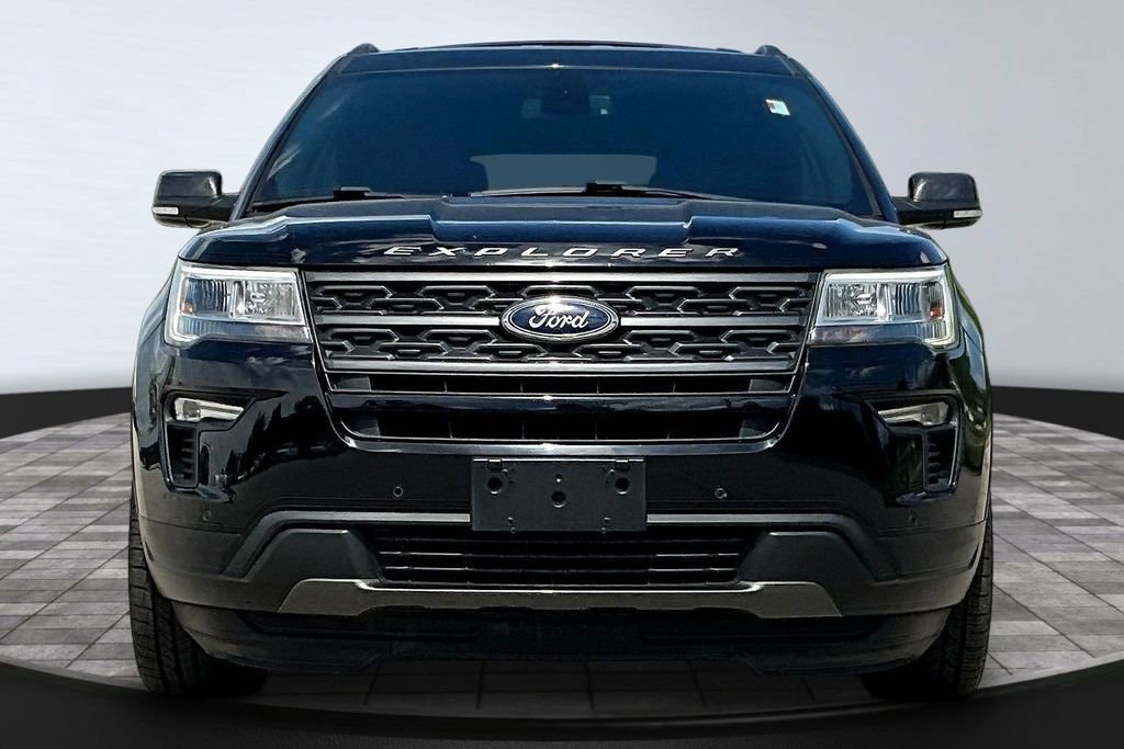 Certified 2018 Ford Explorer XLT w/ Equipment Group 202A FWD image 2