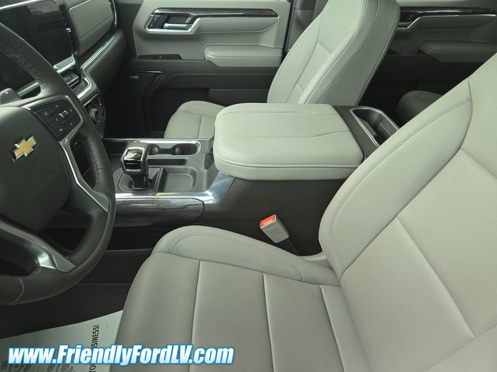 Used 2023 Chevrolet Silverado 1500 LTZ w/ LTZ Premium Package AWD/4WD image 5