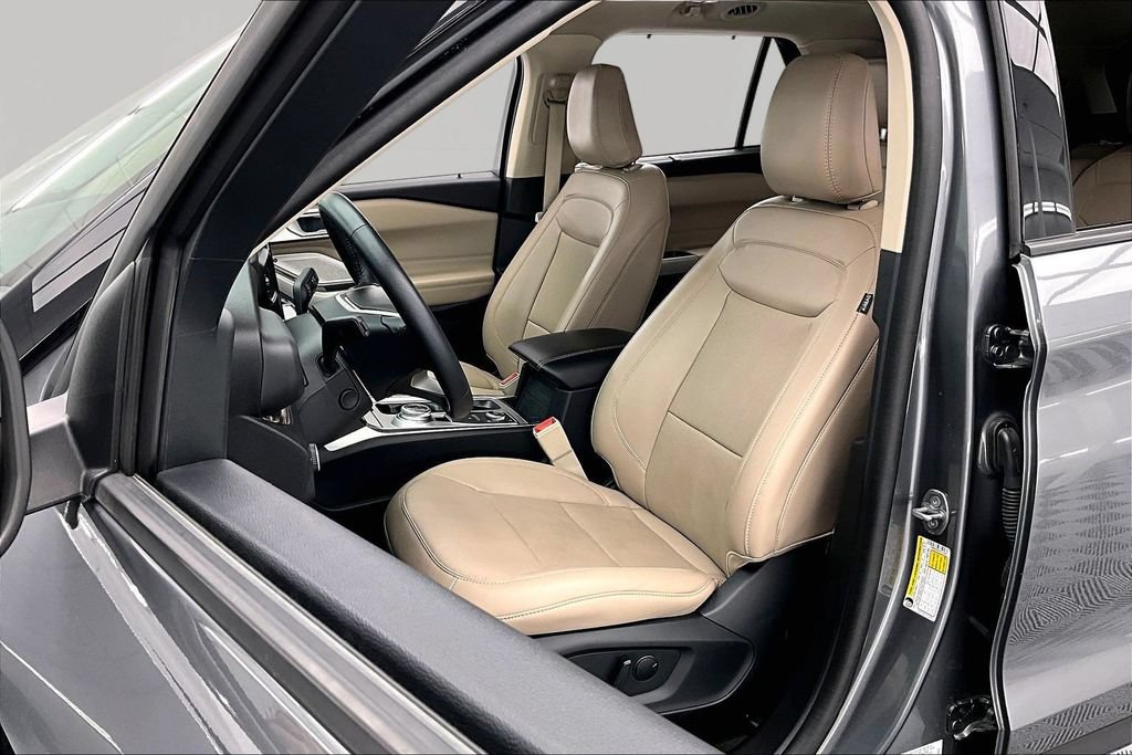 Certified 2023 Ford Explorer Limited w/ Limited Technology Package AWD/4WD image 25