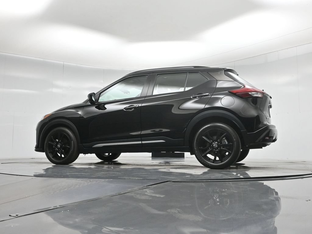 Used 2023 Nissan Kicks SR w/ SR Premium Package FWD image 50