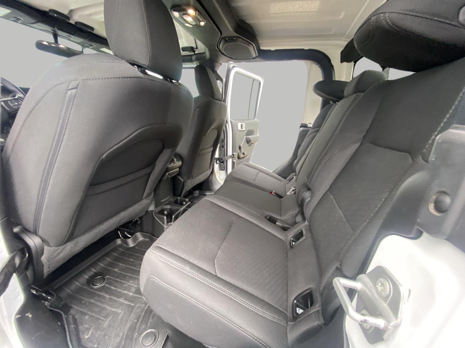 Used 2022 Jeep Gladiator Sport AWD/4WD image 17