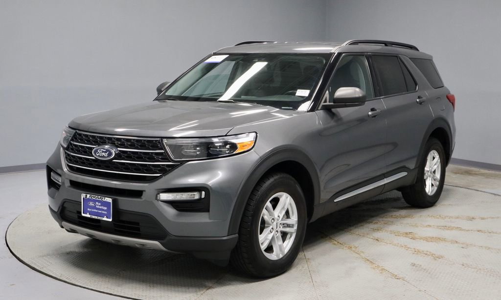 Certified 2023 Ford Explorer XLT w/ Equipment Group 202A AWD/4WD image 8