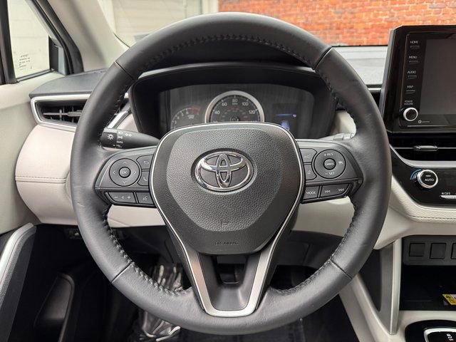 Used 2022 Toyota Corolla Cross LE image 14