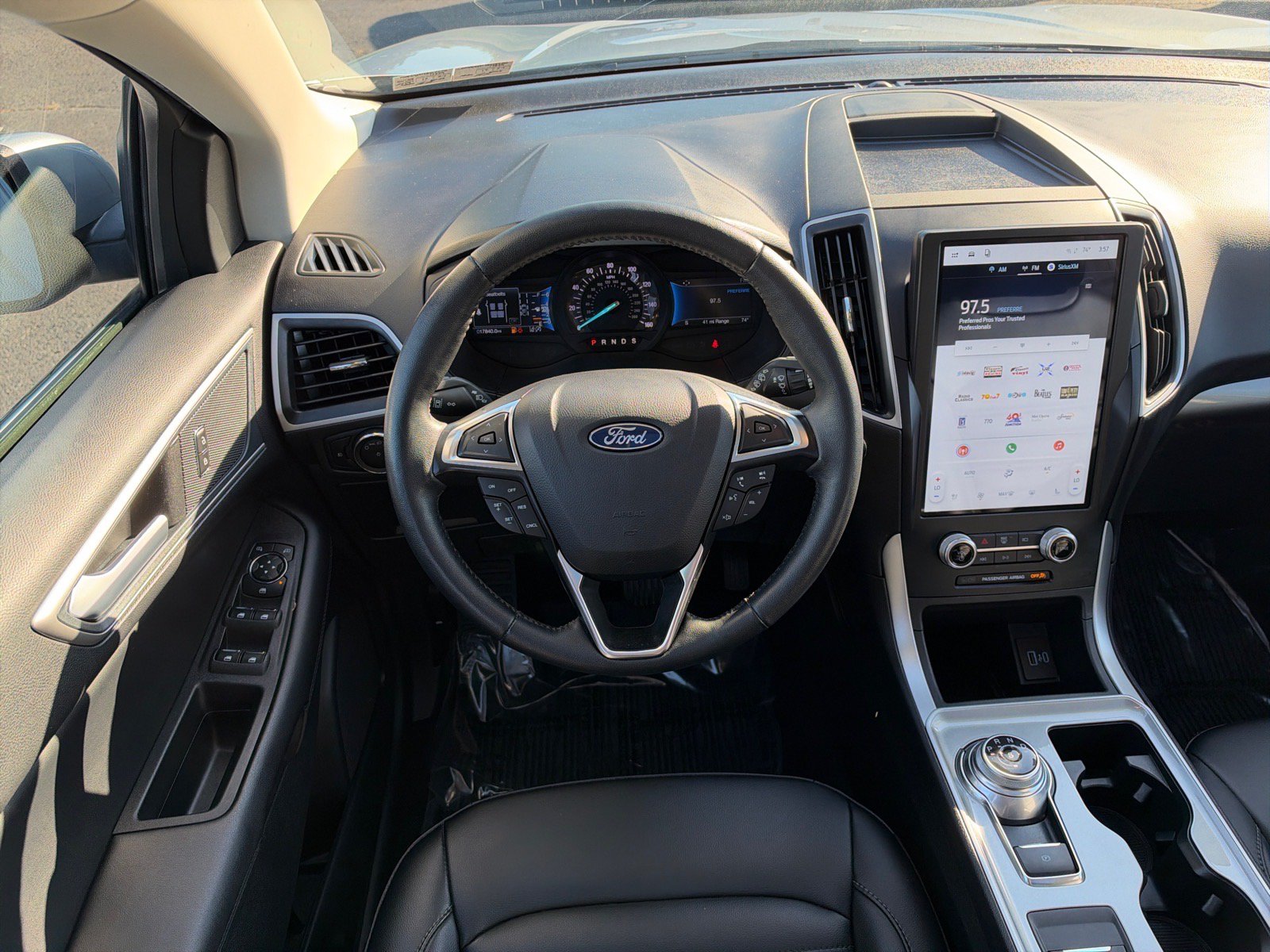 Certified 2024 Ford Edge SEL w/ Convenience Package AWD/4WD image 2