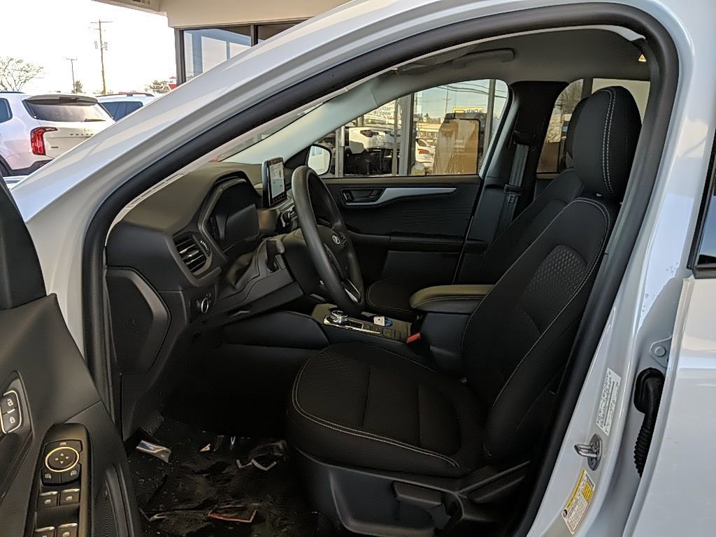 Certified 2025 Ford Escape Active image 12