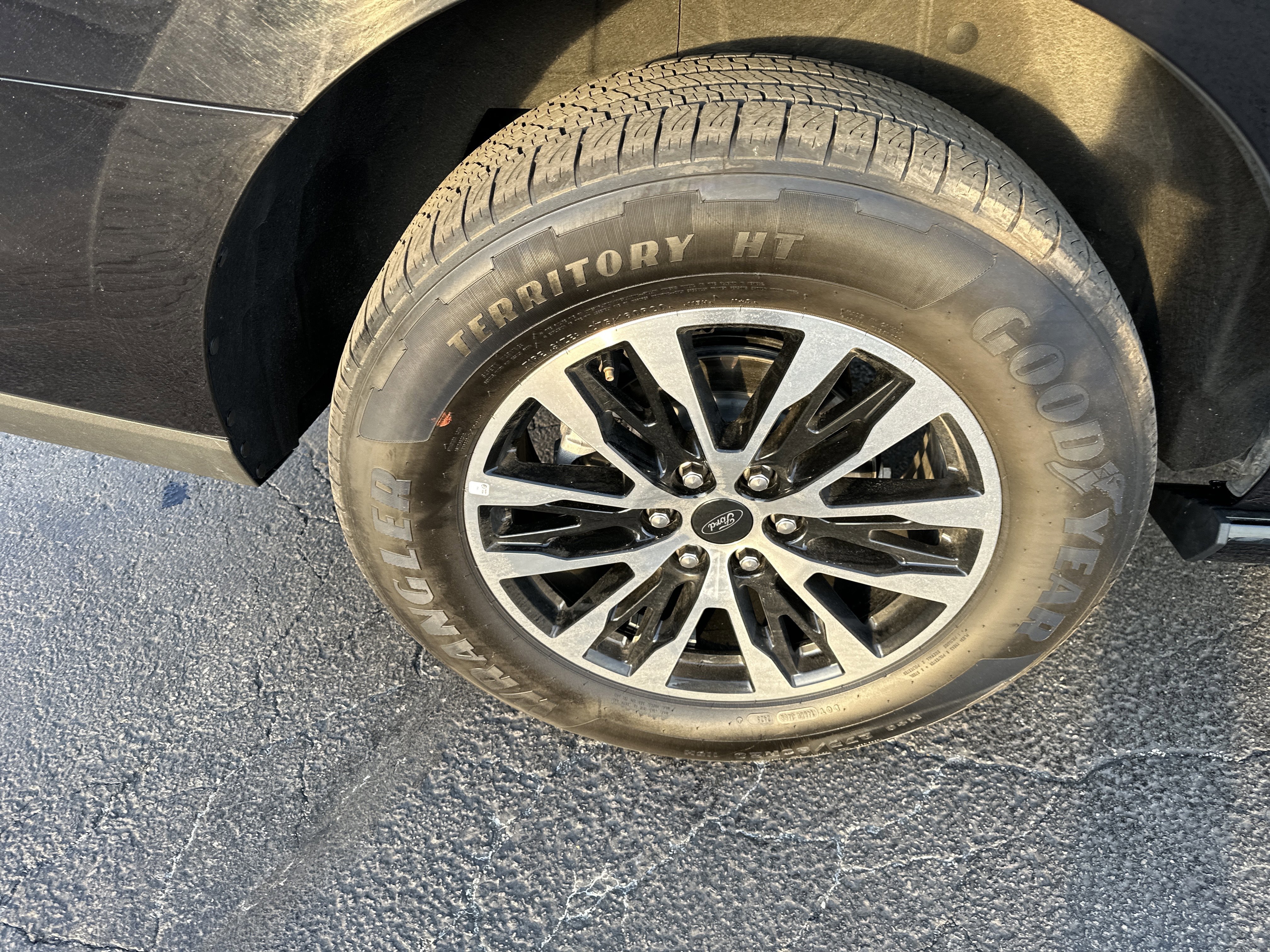 Certified 2025 Ford Expedition Platinum image 12