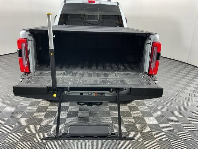 Certified 2025 Ford F350 Platinum w/ Tremor Off-Road Package AWD/4WD image 8