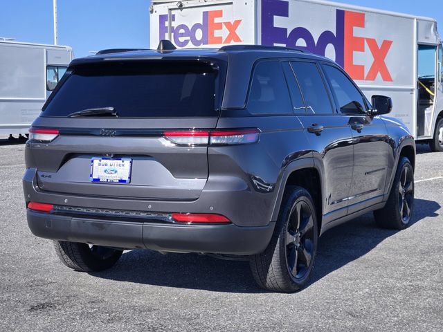 Used 2023 Jeep Grand Cherokee Altitude AWD/4WD image 7