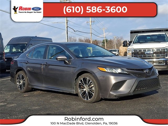 Used 2018 Toyota Camry SE image 1