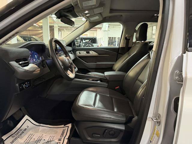 Certified 2025 Ford Explorer Active w/ Active Comfort Package AWD/4WD image 17