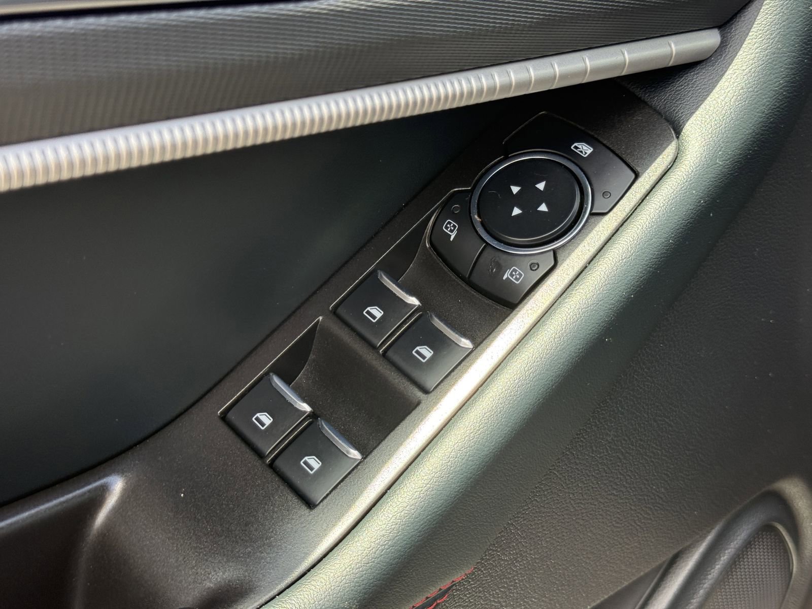 Certified 2025 Ford Explorer ST-Line AWD/4WD image 22