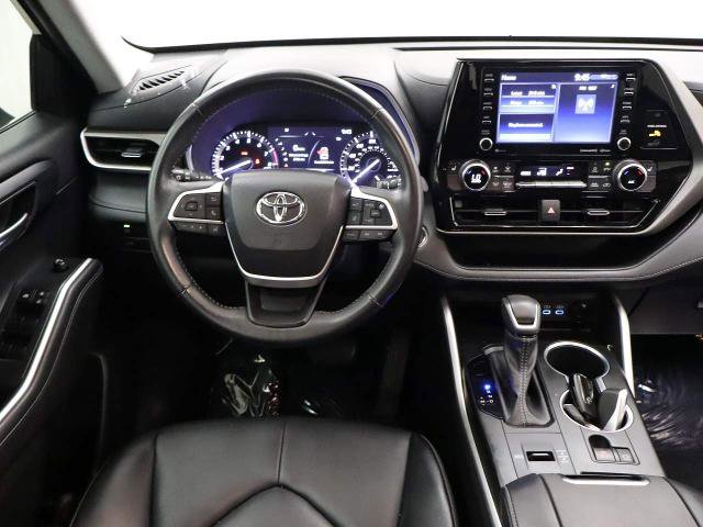 Used 2022 Toyota Highlander XLE image 14